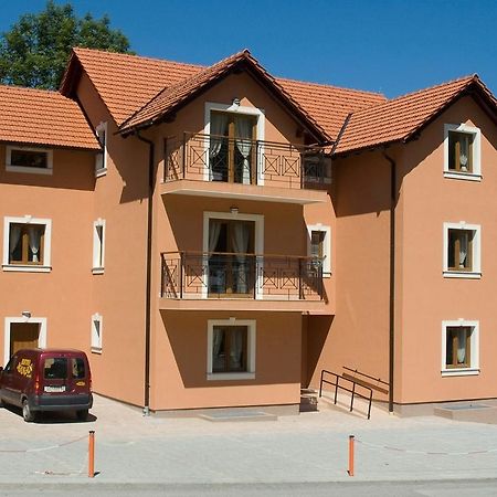 Apartments Manjan Krasno Polje Exterior photo