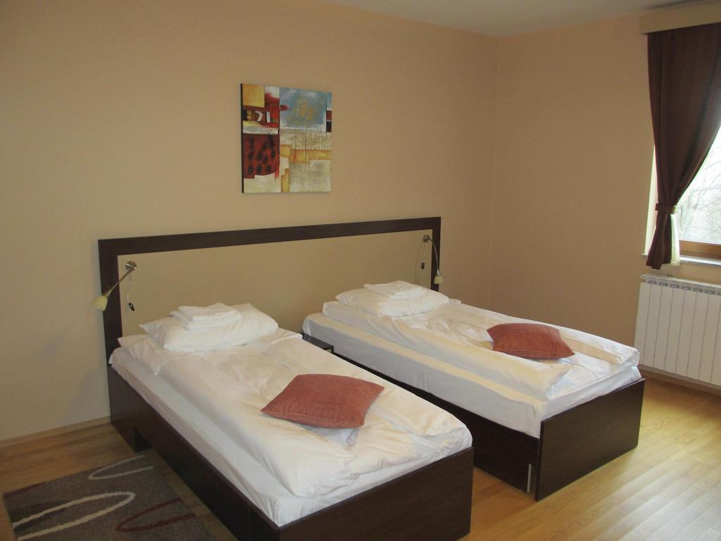 Apartments Manjan Krasno Polje Room photo